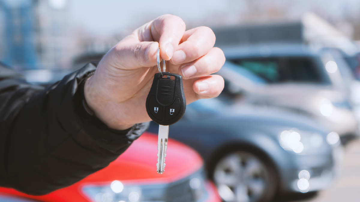 Car Rental in Seef: Monthly Options for Your Convenience