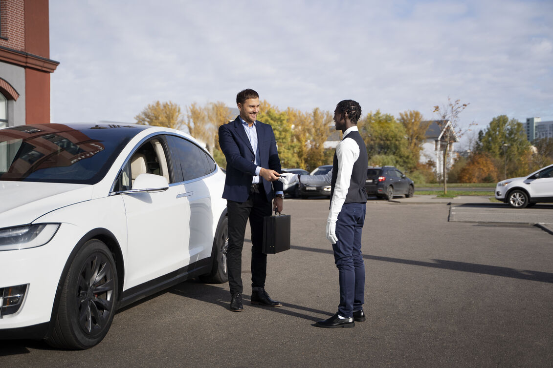 Top 10 reasons why Chauffeur Services Are the Best Way to Travel in Bahrain
