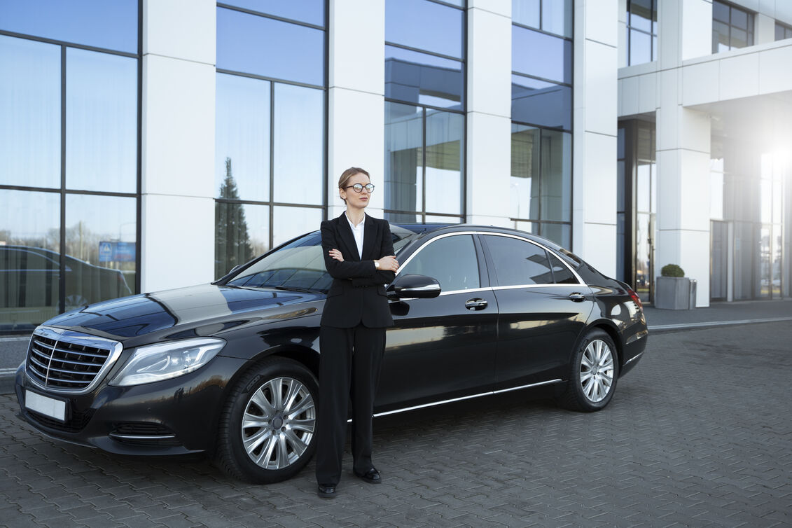 Why hiring a luxury car for airport transfers is a great idea?